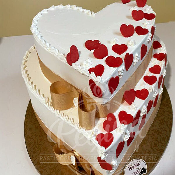 Torta di matrimonio a forma di cuore